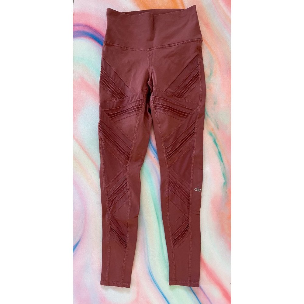 ALO Yoga Ultimate High-Waisted Leggings in Rose Water Size Medium